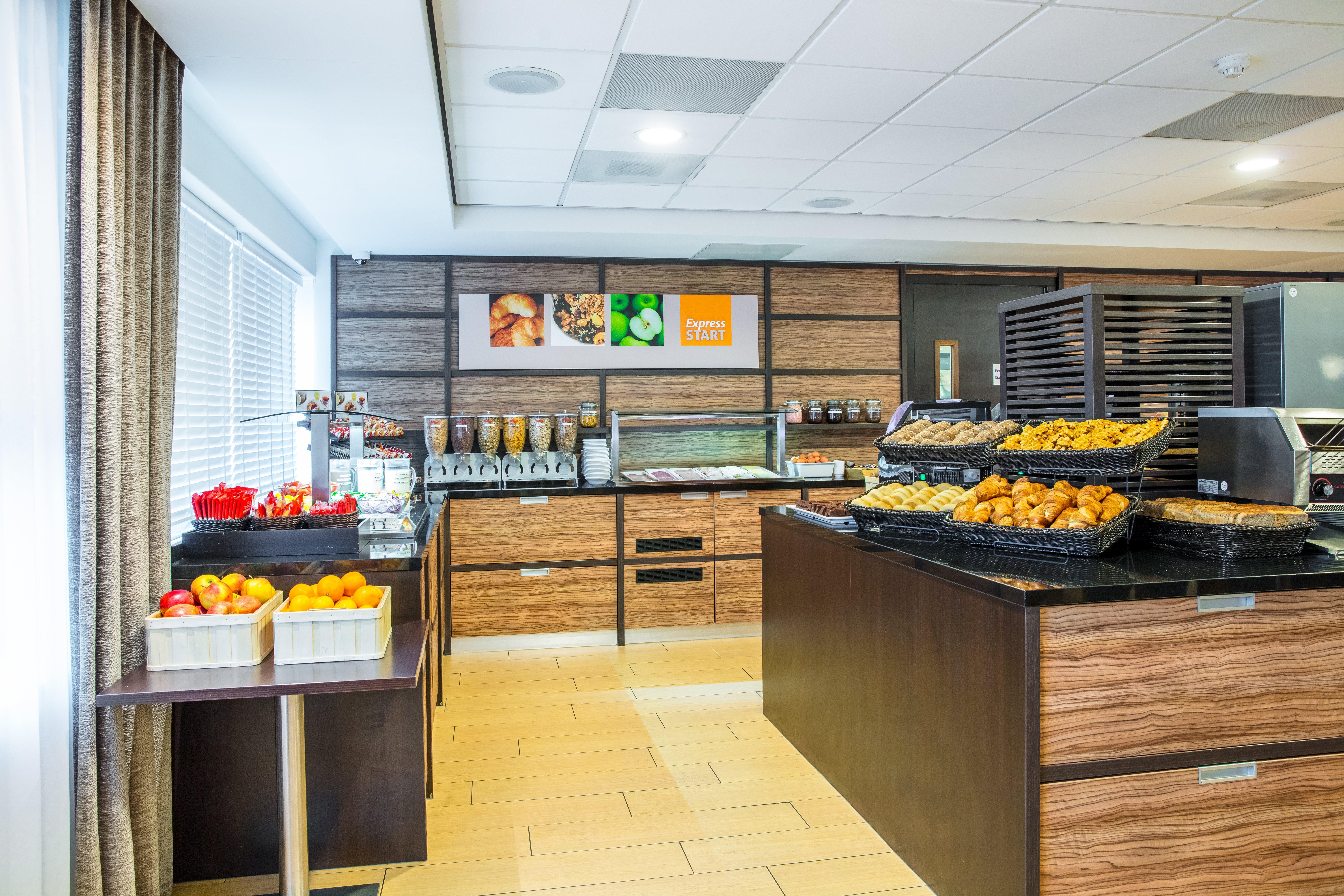 Holiday Inn Express Amsterdam - Sloterdijk Station By Ihg Exterior photo
