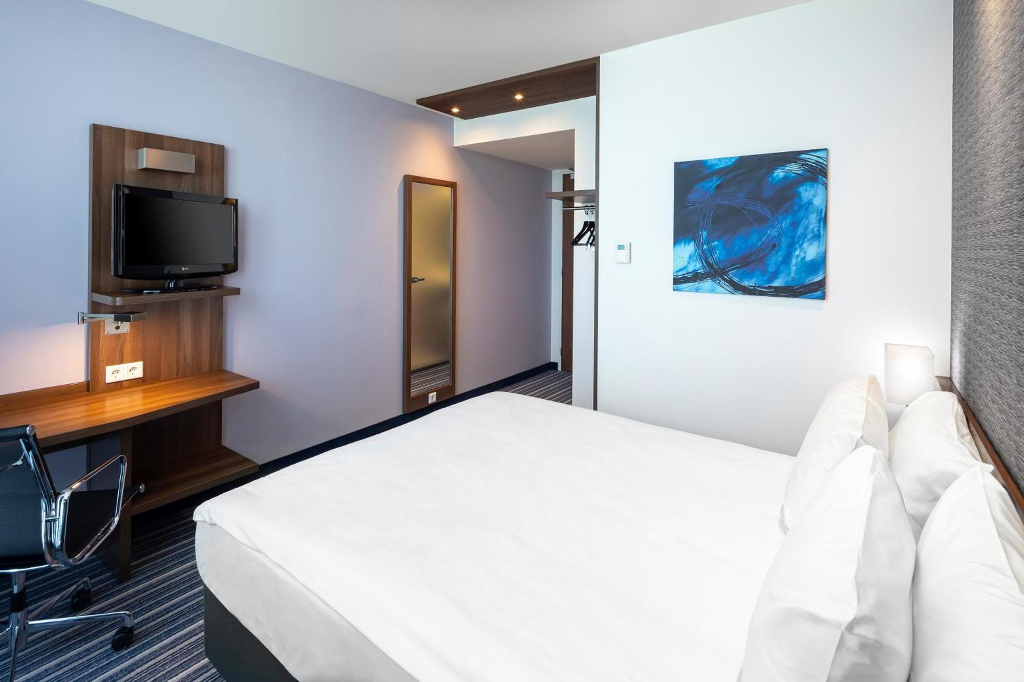 Holiday Inn Express Amsterdam - Sloterdijk Station By Ihg Exterior photo